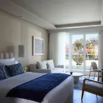 Santorini Heart & 5*