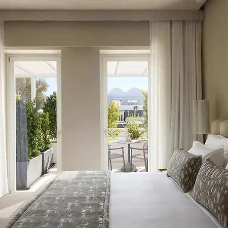 Santorini Heart & 5* Fira (Santorini)