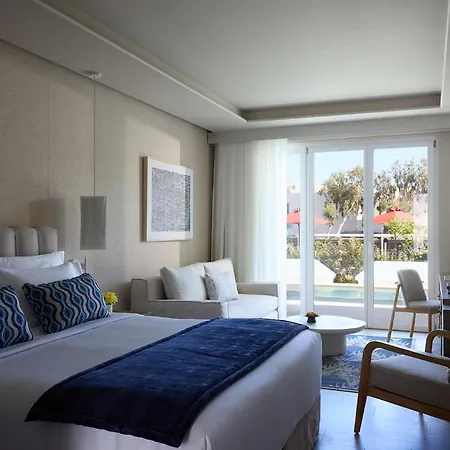 Santorini Heart & 5*