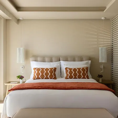 Santorini Heart & Hotel 5*