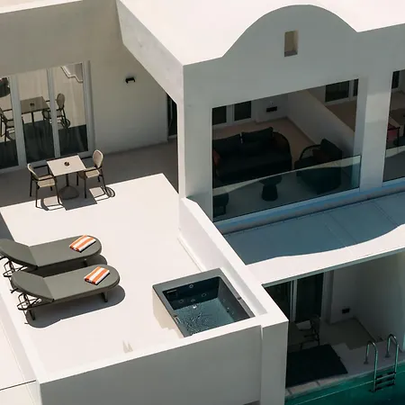 Santorini Heart & 5*