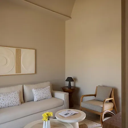 Santorini Heart & 5* Firá