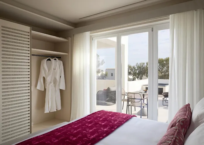 Santorini Heart & Hotell