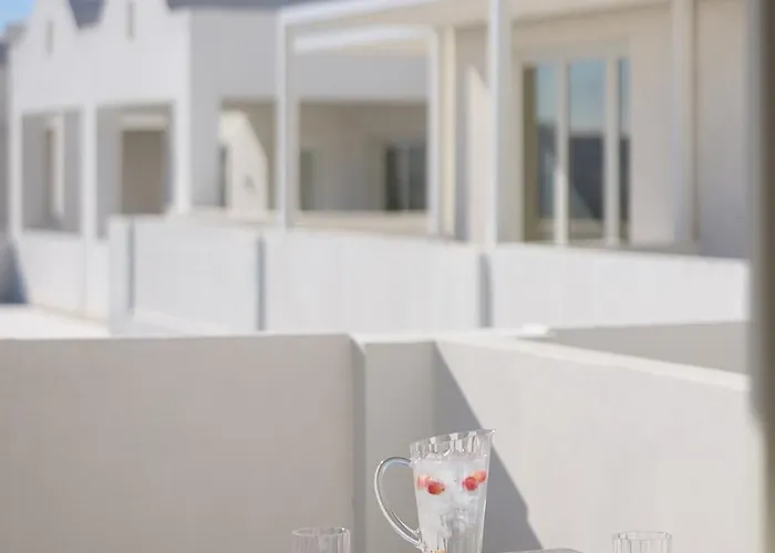 Santorini Heart & Hotell