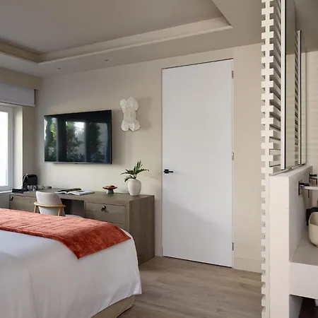 Santorini Heart & 5* Fira (Santorini)