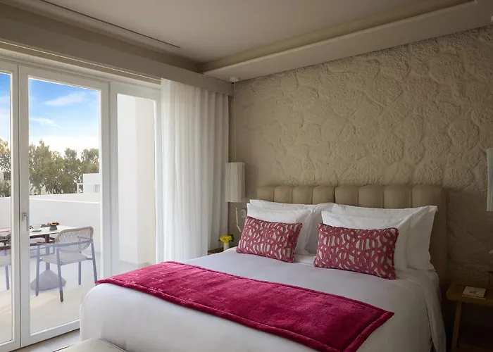 Santorini Heart & 5*