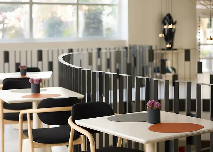 Santorini Heart & 5*